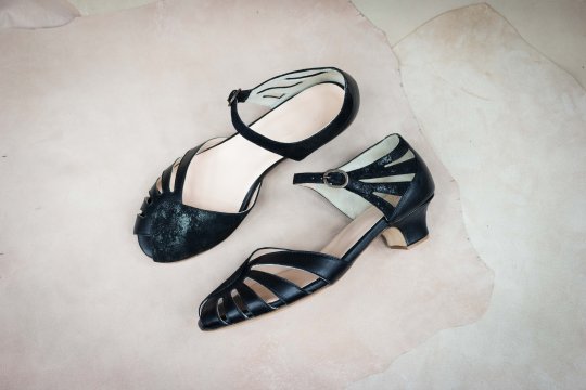 Groovy Fox Chic – Velvet Black – 3.5 cm heels thumbnail 2