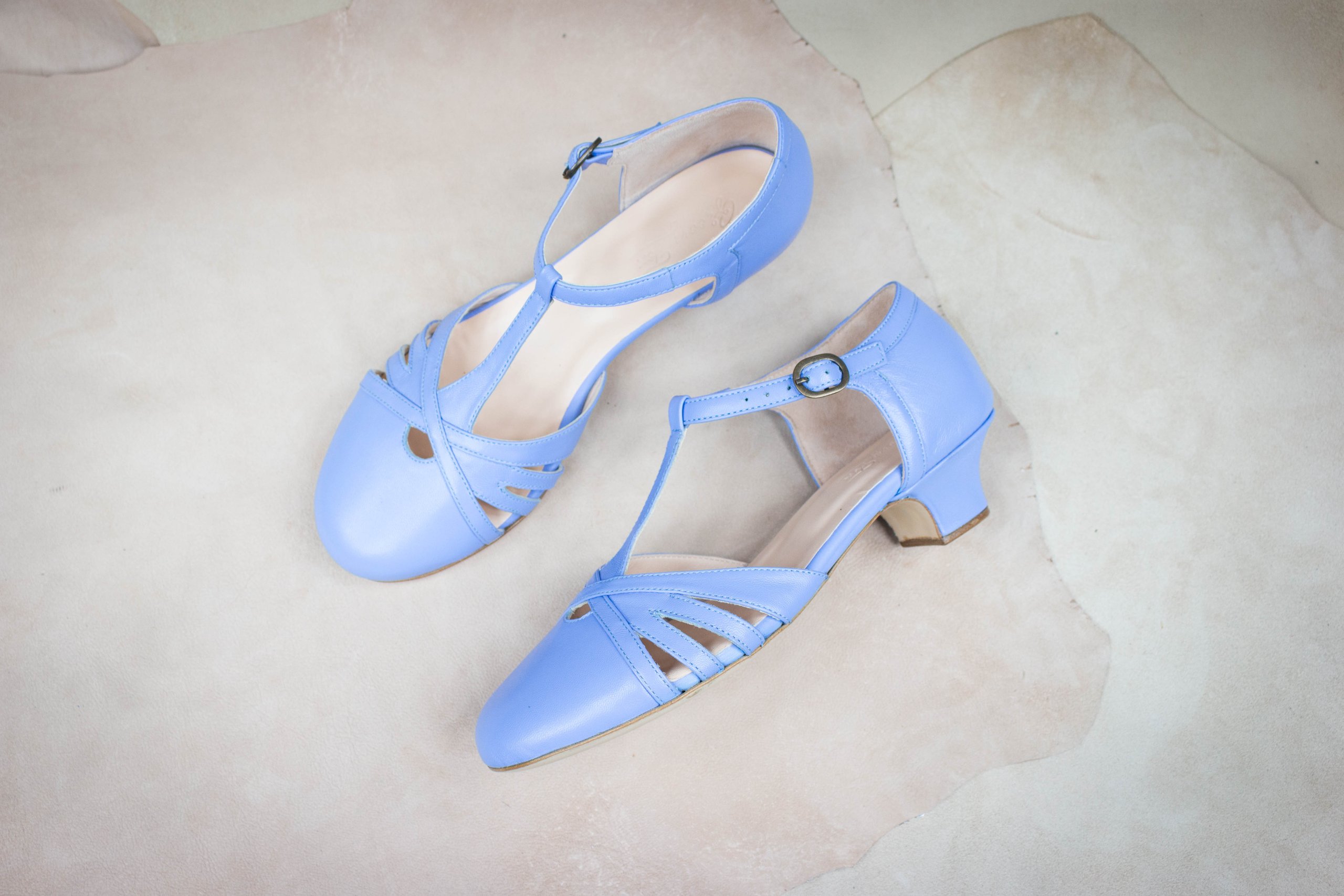 Groovy Fox Classy – Baby Blue – 3.5 cm heels — 1/3