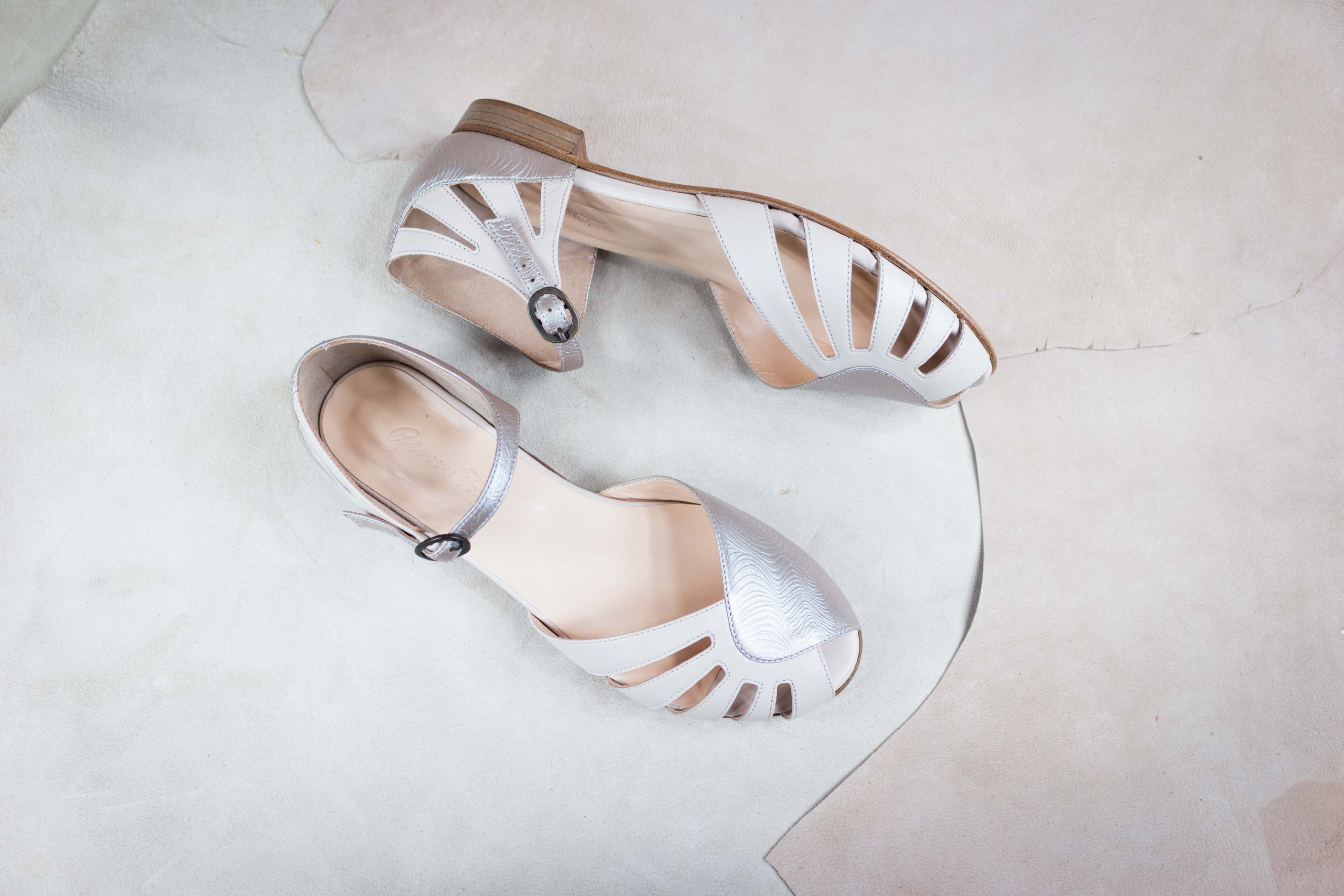 Groovy Fox Chic Flats – Ivory Pearl – — 1/6