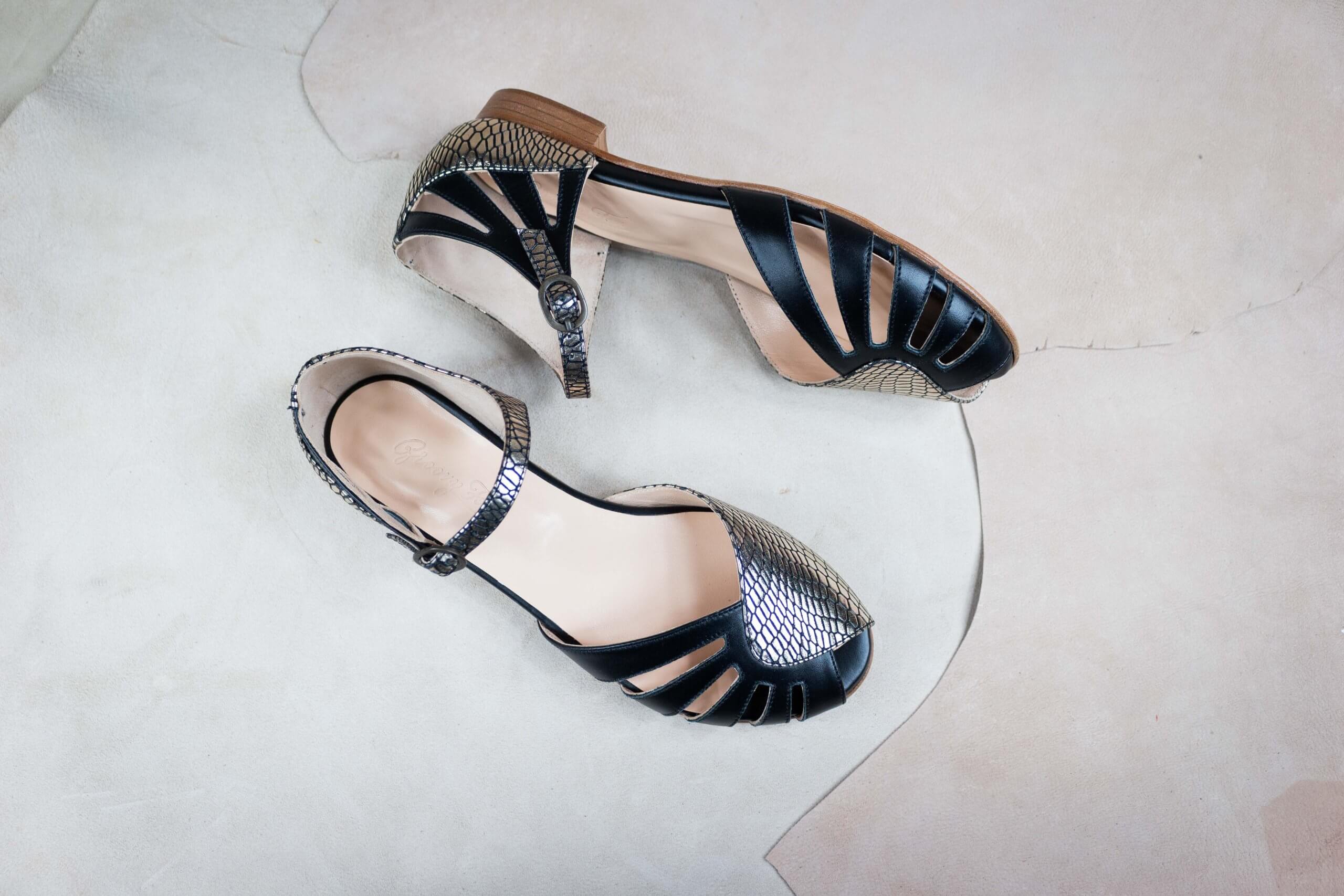 Groovy Fox Chic Flats – Wild Black – — 1/6