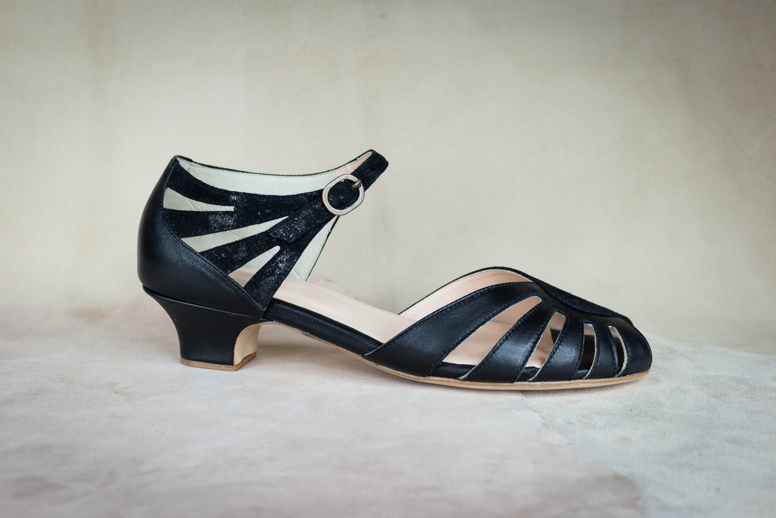 Groovy Fox Chic – Velvet Black – 3.5 cm heels thumbnail 2