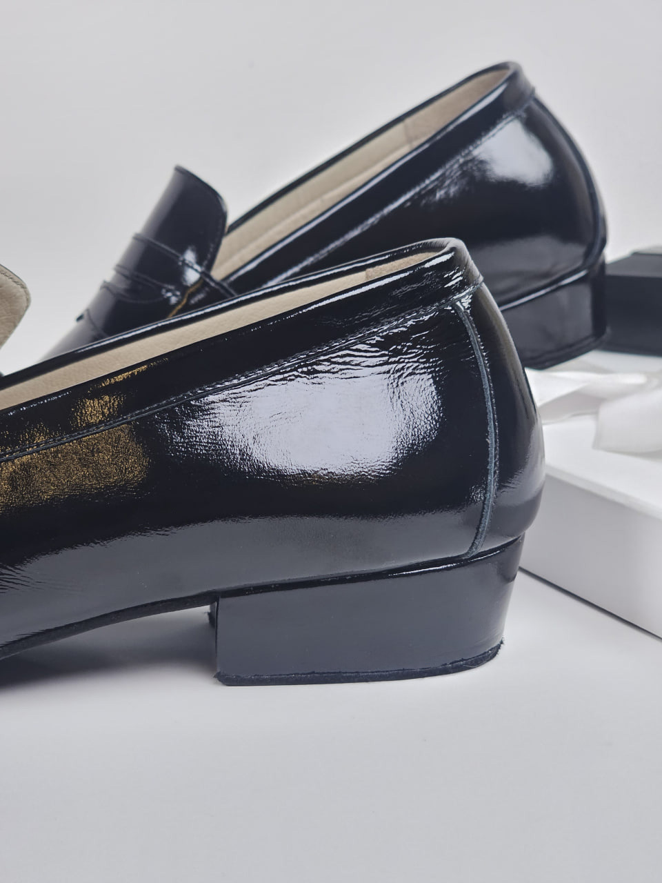 Harlem Shoes Loafers Black Polished Leather 3 cm heel with suede sole thumbnail 2