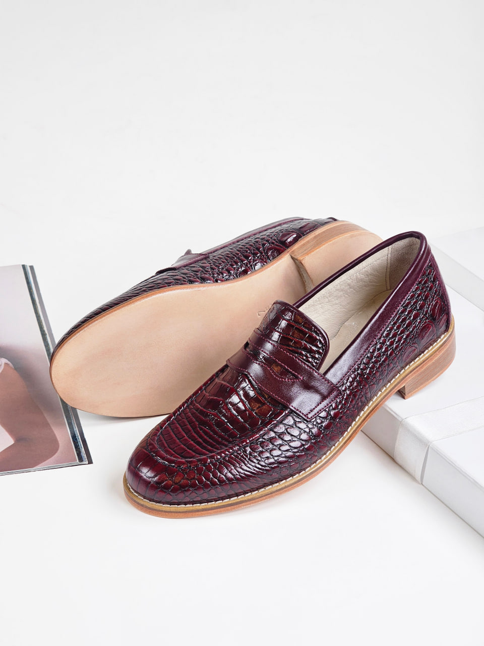 Harlem Shoes Loafers Bordeaux Crocodile-Printed Leather 2 cm heel