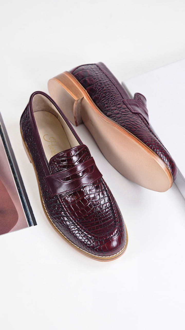 Harlem Shoes Loafers Bordeaux Crocodile-Printed Leather 2 cm heel thumbnail 4