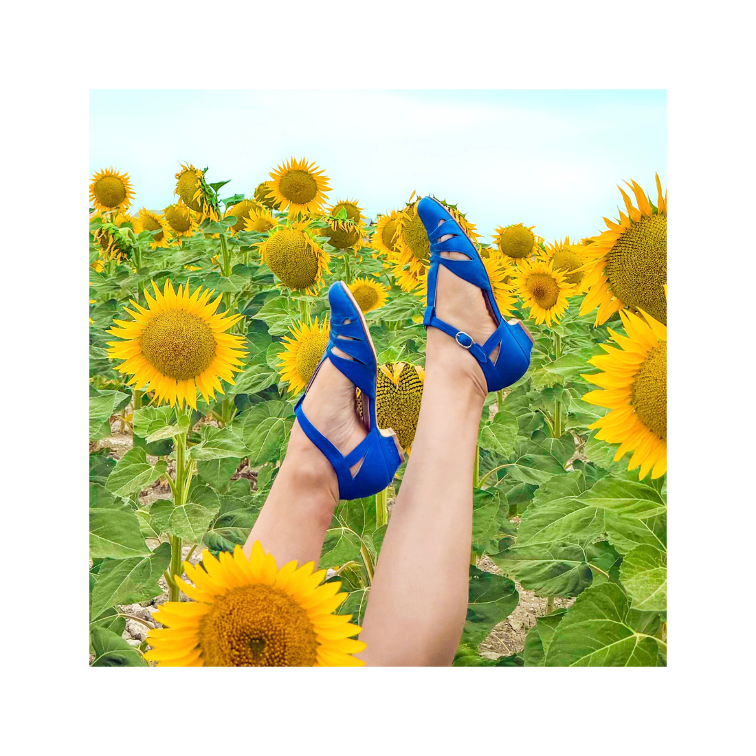 Madame Dynamite Mini Dynamite blue bright thumbnail 4