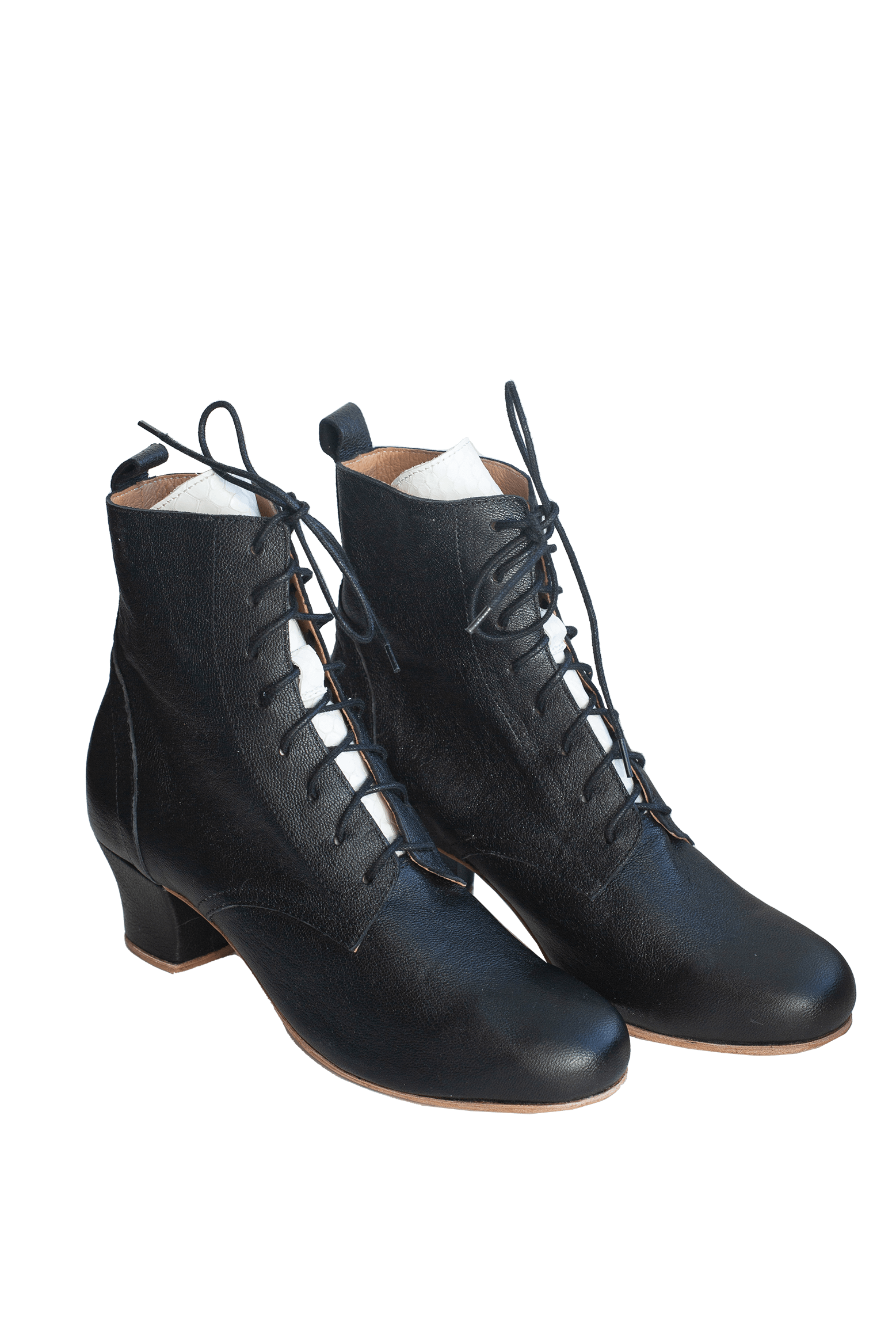 Pamela SPOTLIGHT — 1/11