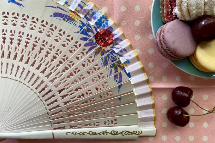 Saint Savoy Hand-Fan “GARDENIAS” White thumbnail 2