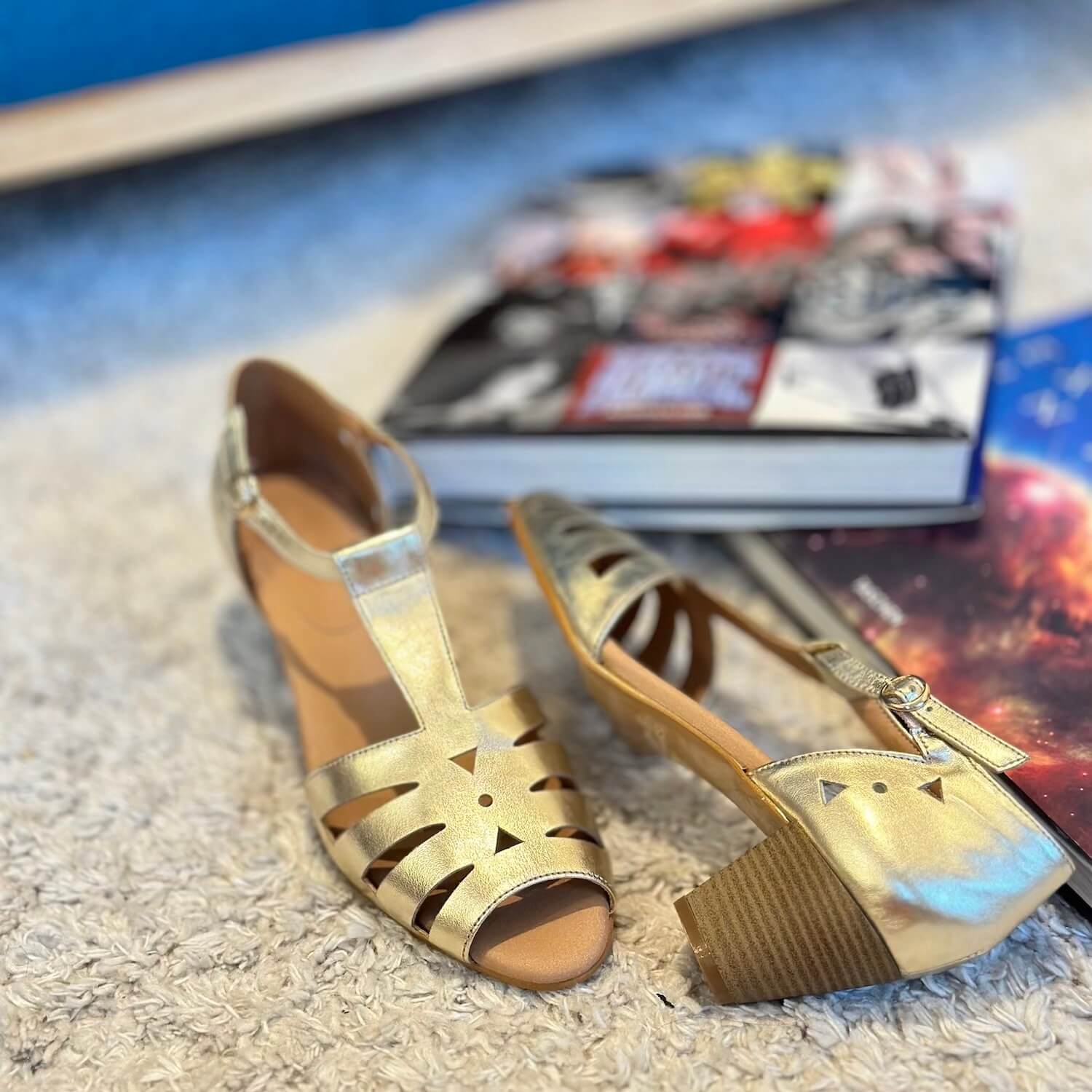 Swivells Gaby Up - Sandales Dorées Vegan à Talons thumbnail 2