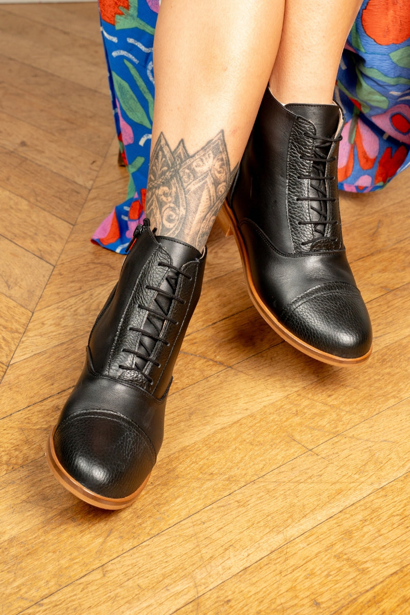 Swivells Mama Poppy - Bottines Noires en Cuir — 1/9
