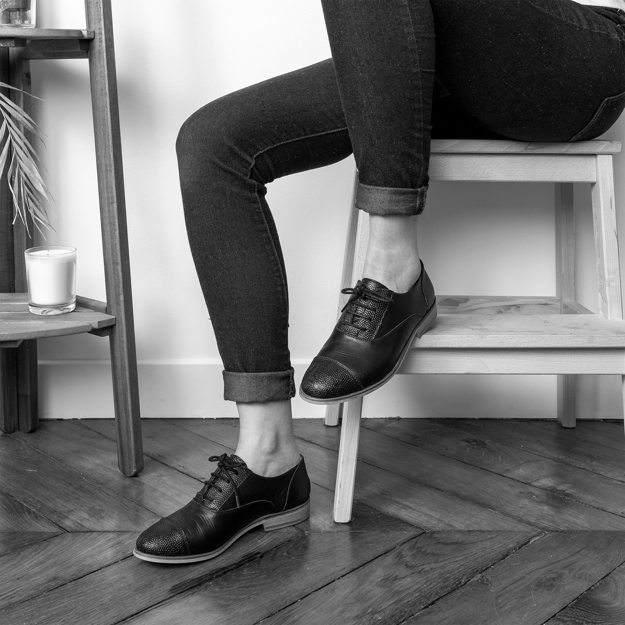 Swivells Poppy - Derbies Noires en Cuir thumbnail 2